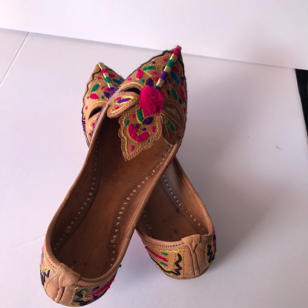 Shoes (khussa)